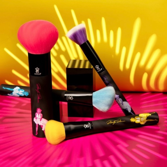 Marilyn Monroe Brush Set - Picture 4 of 7